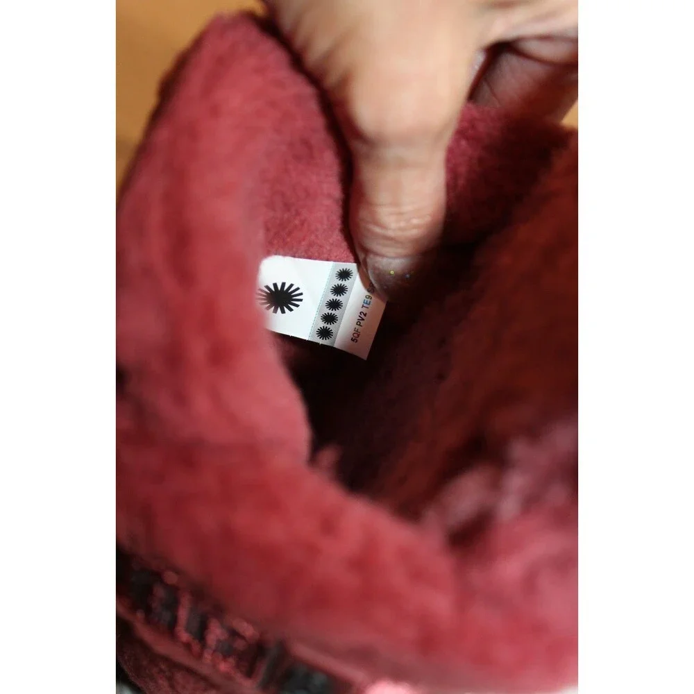 UGG WOMEN 9 MEN 7 SHEARLING LINED CLOG SLIPPERS NIB BURGUNDY NIB